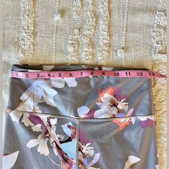 Athleta Elation Paradise 7/8 Leggings size small - Picture 5 of 9